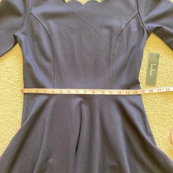 Lulu’s Medium Scalloped Scoop Neck MIDI dress - Picture 13 of 16
